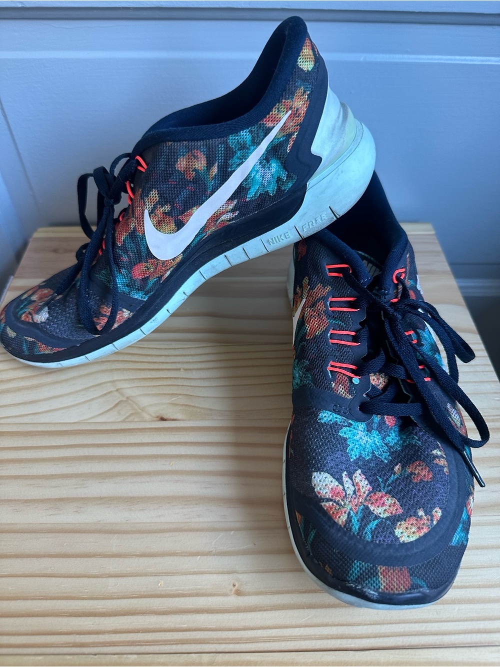 Nike Women's Floral Mesh Training Shoes - size 9.5